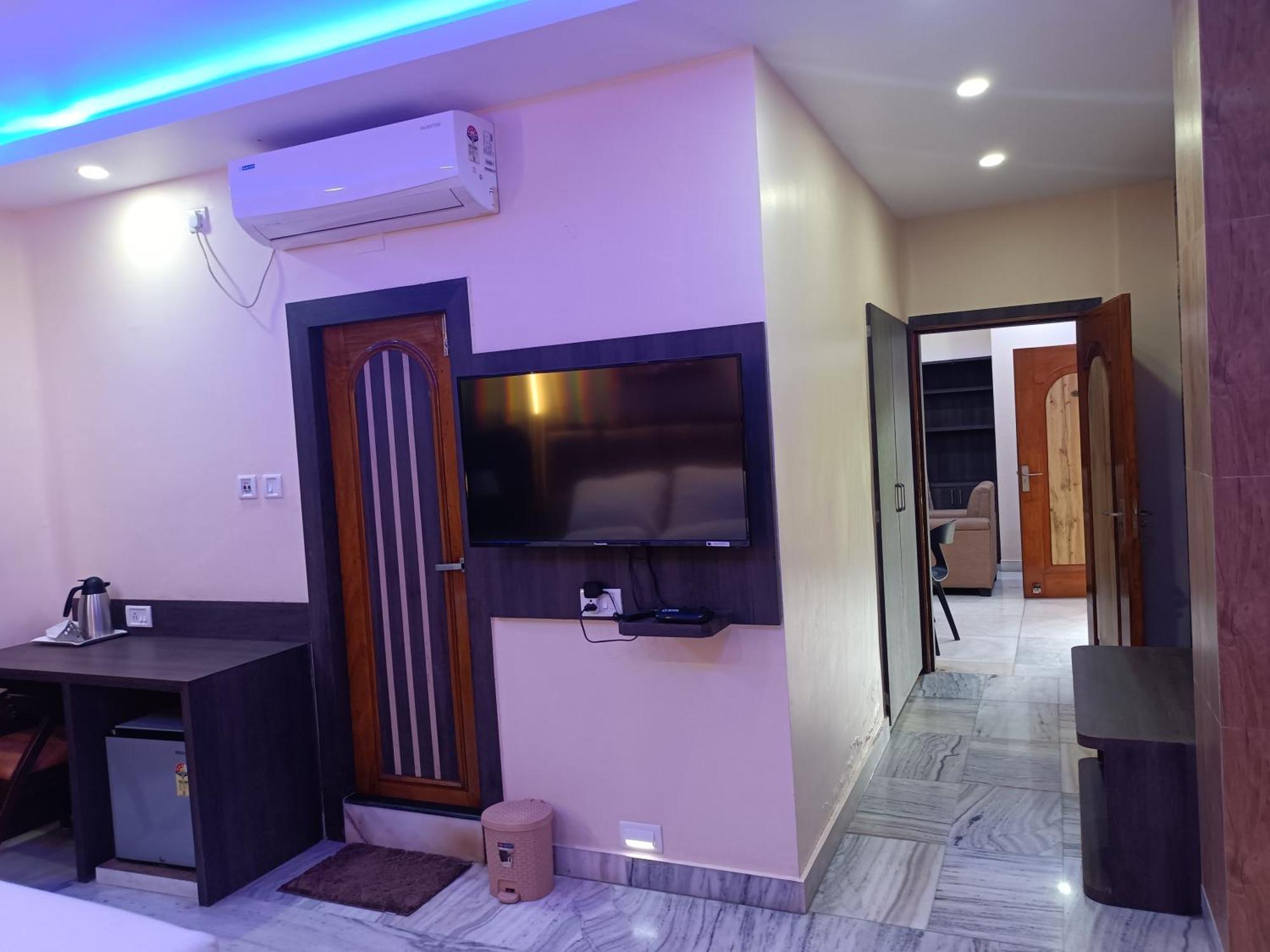 Hotel Sudakshina By Roh Silchar Bagian luar foto