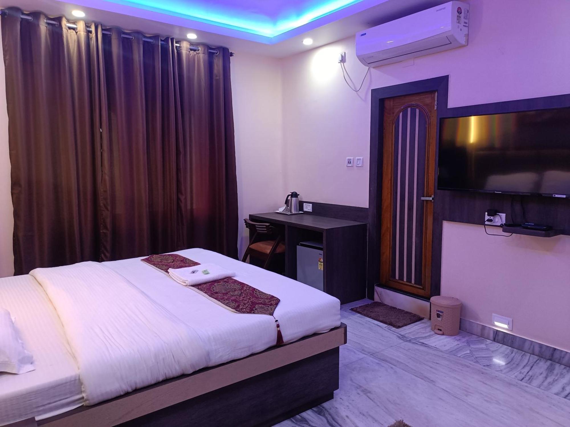 Hotel Sudakshina By Roh Silchar Bagian luar foto