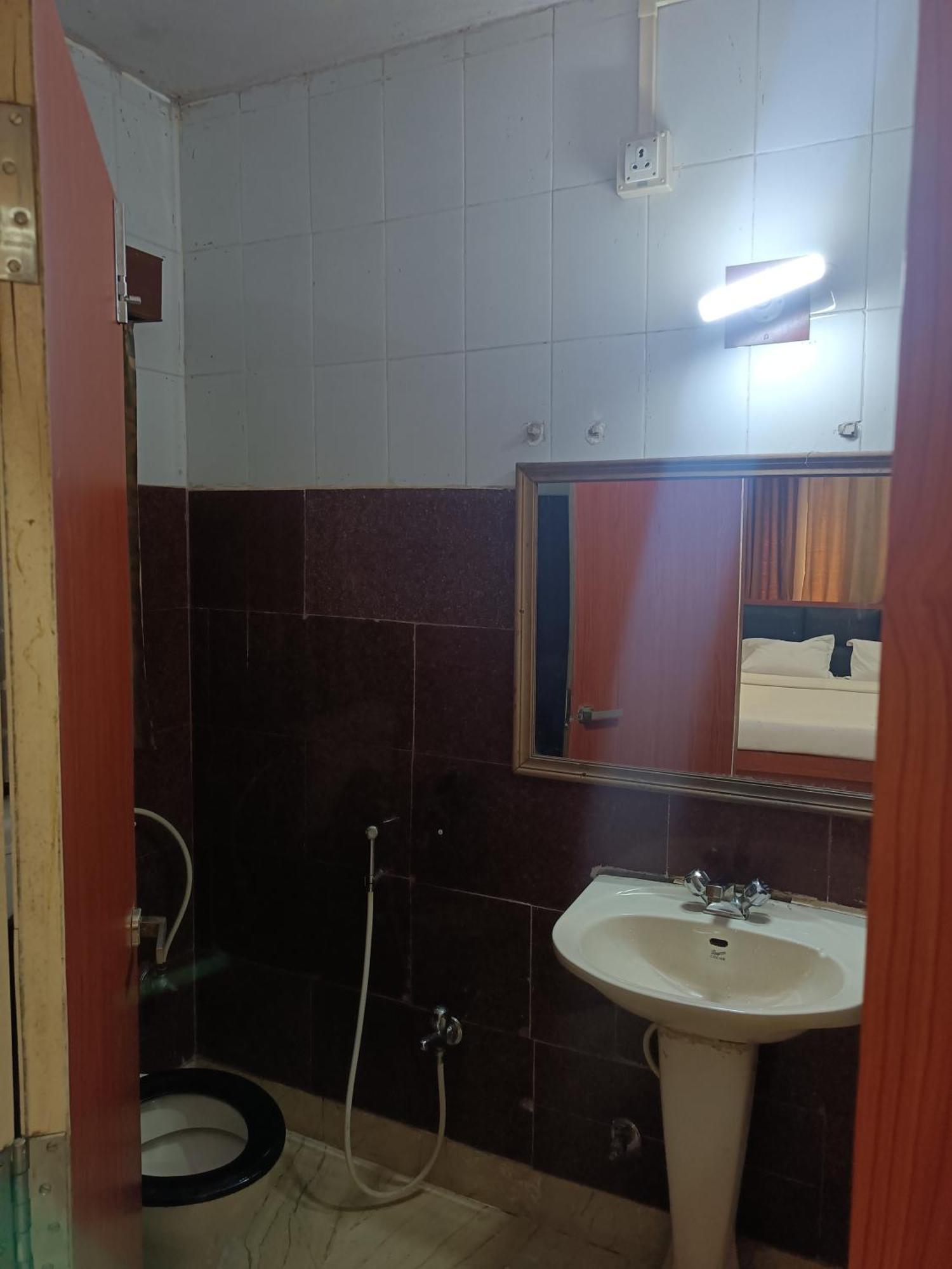 Hotel Sudakshina By Roh Silchar Bagian luar foto