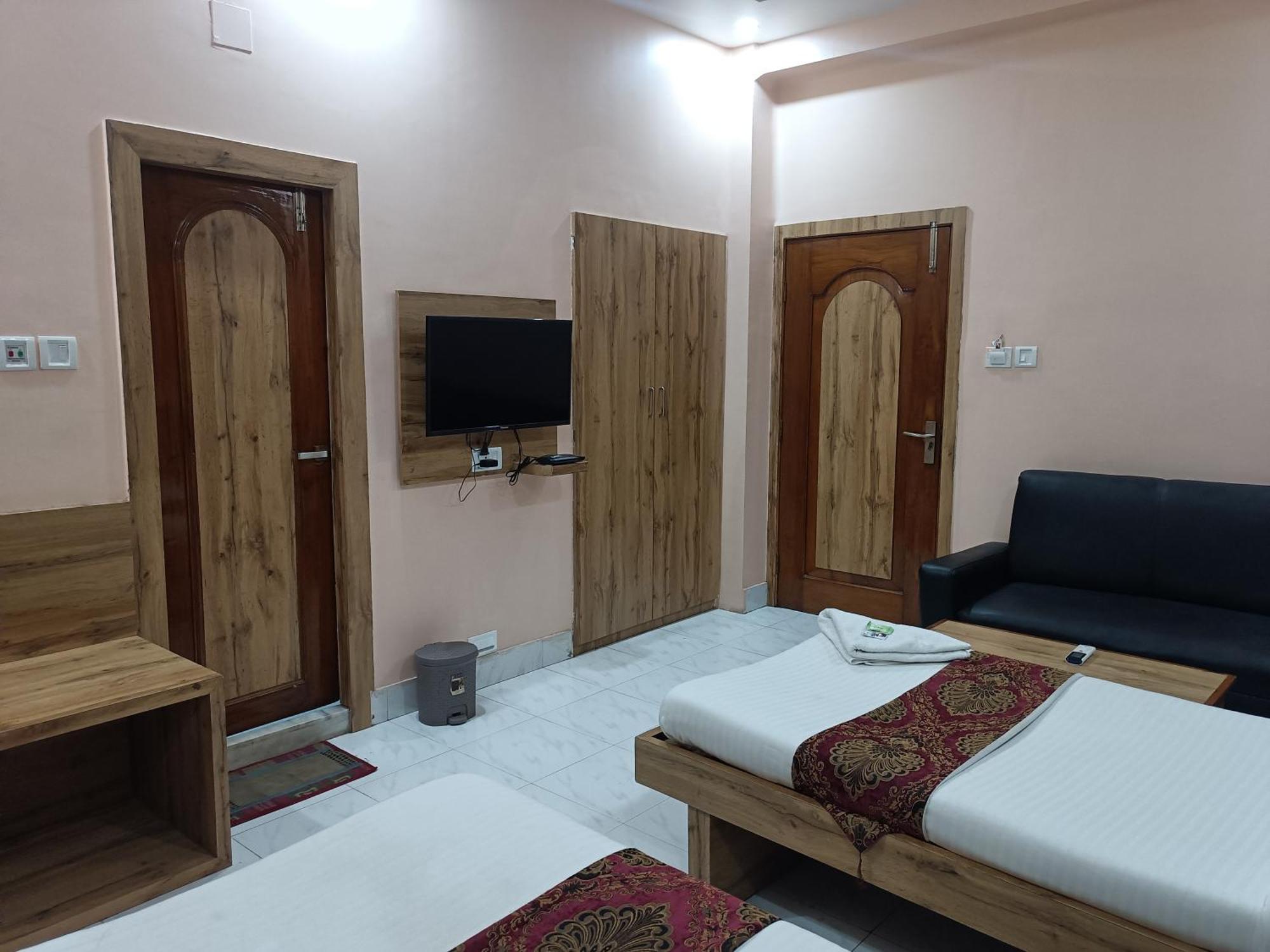 Hotel Sudakshina By Roh Silchar Bagian luar foto